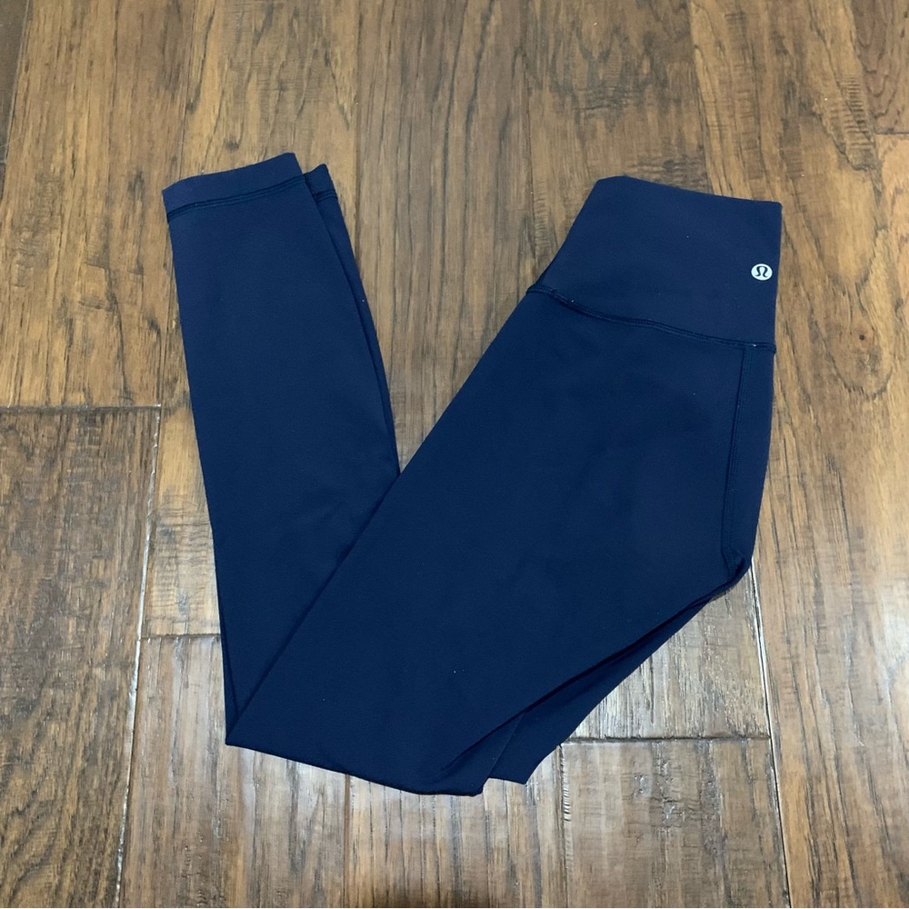 EUC lululemon Wunder under true Navy size 2 25” inseam